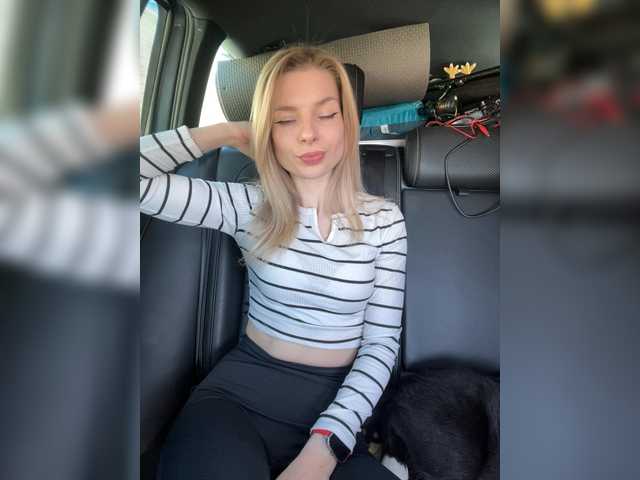 miahollis