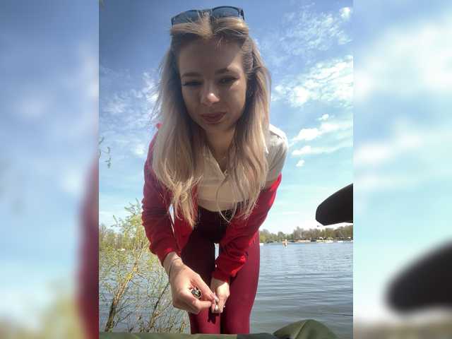 miahollis's BongaCams show and profile