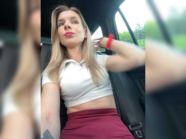 miahollis webcam