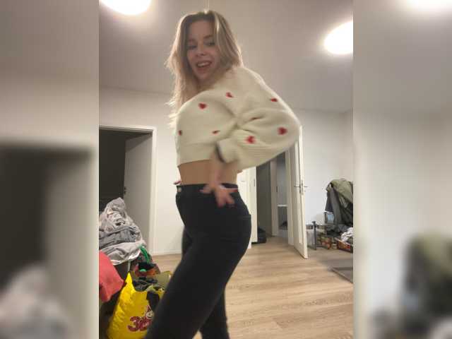 miahollis