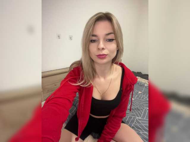 miahollis live cam on BongaCams