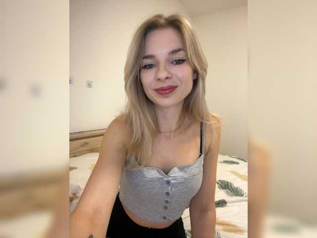 miahollis