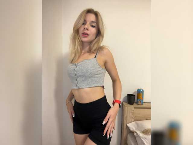 miahollis