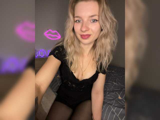 miahollis