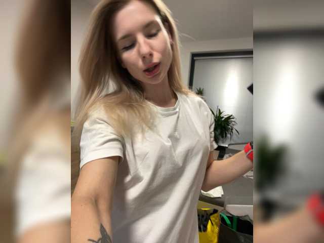 miahollis