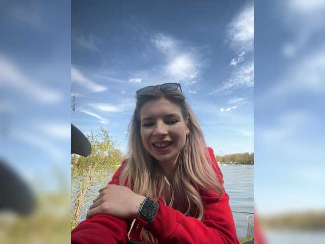 miahollis's BongaCams show and profile