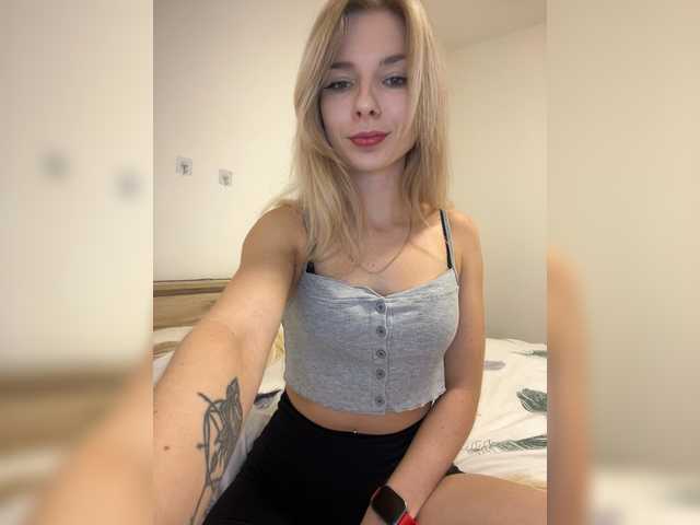 miahollis