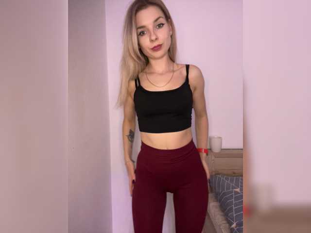 miahollis