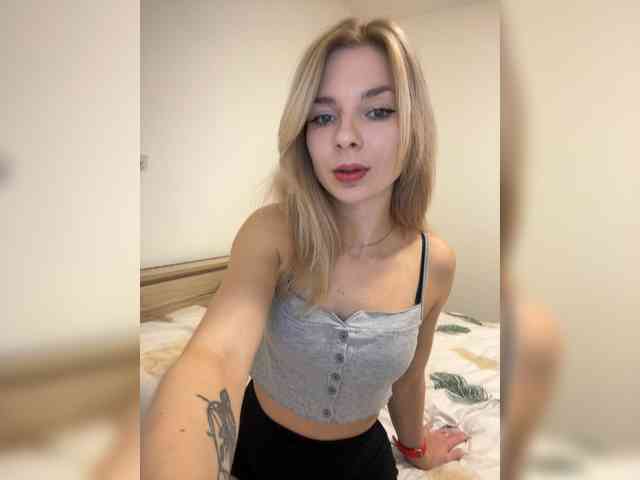 miahollis webcam
