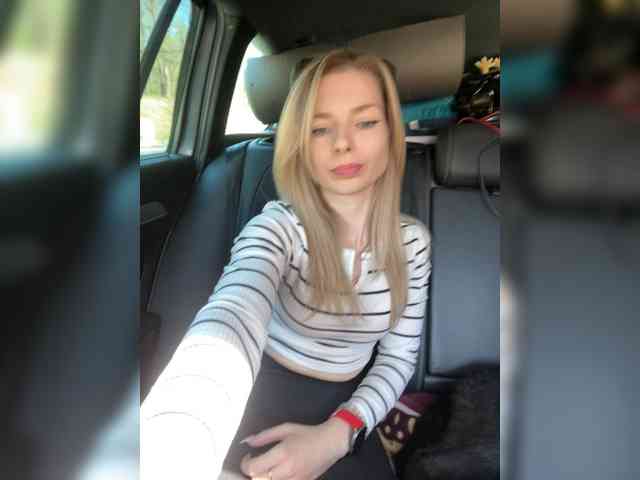miahollis webcam