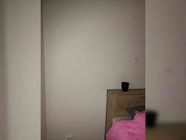 miahollis webcam
