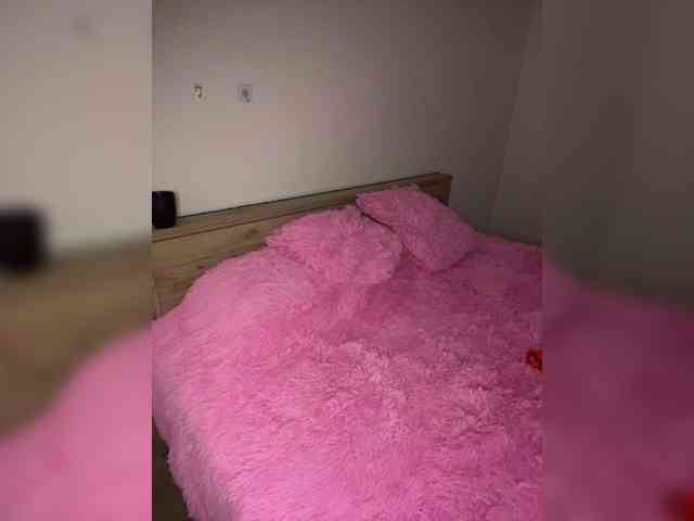 miahollis webcam