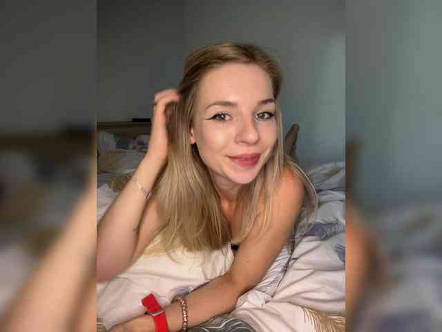 miahollis webcam