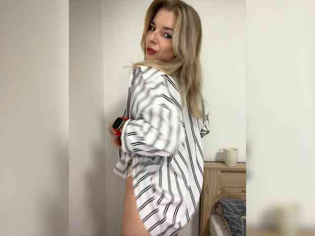 miahollis webcam