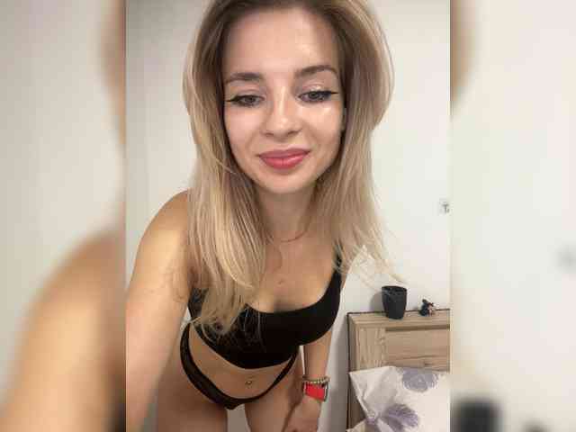 miahollis webcam