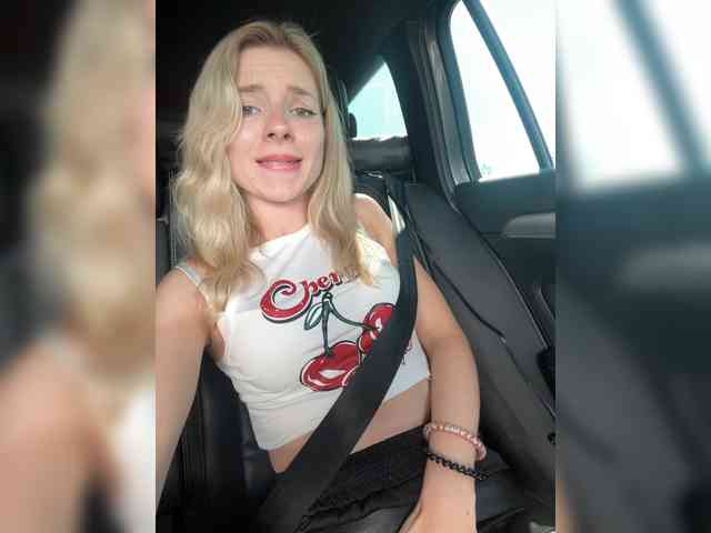 miahollis webcam