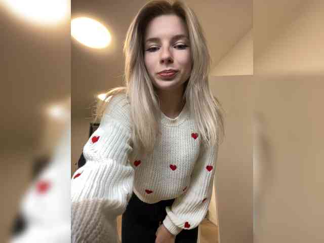 miahollis webcam