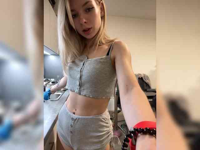 miahollis Live Webcam on BongaCams