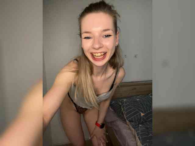 miahollis webcam