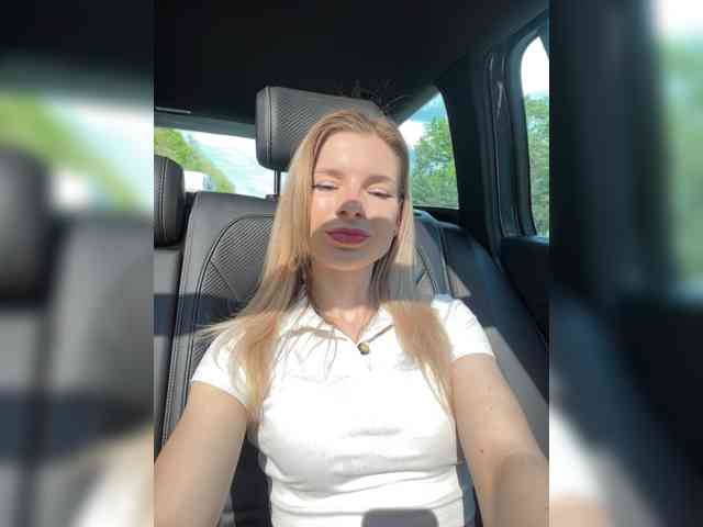 miahollis webcam