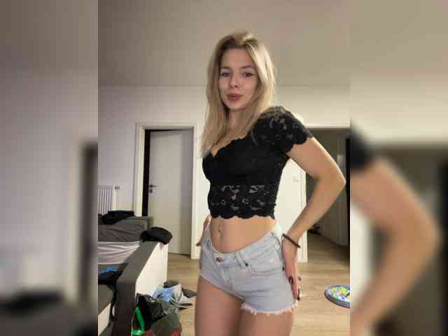 miahollis webcam