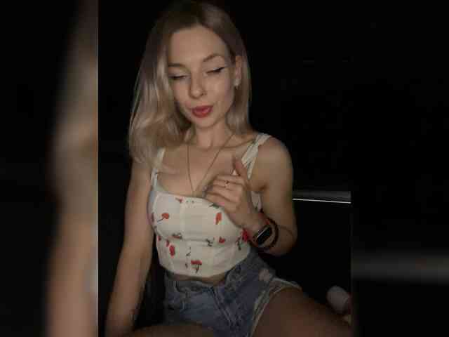 miahollis webcam
