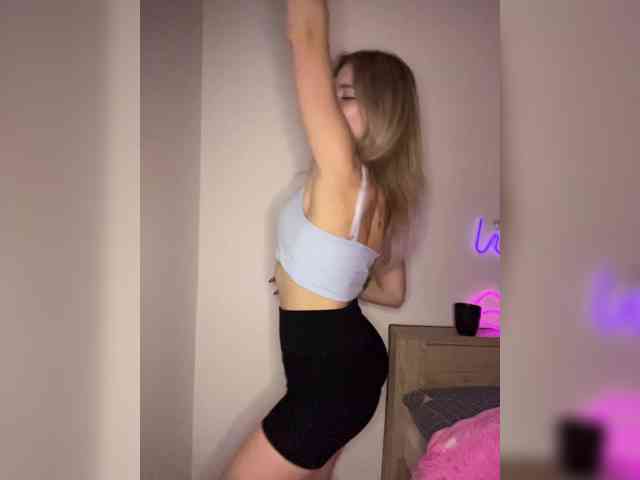 miahollis Live Webcam on BongaCams