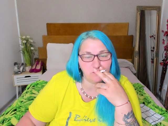 BlondyBigBoobs live webcam show