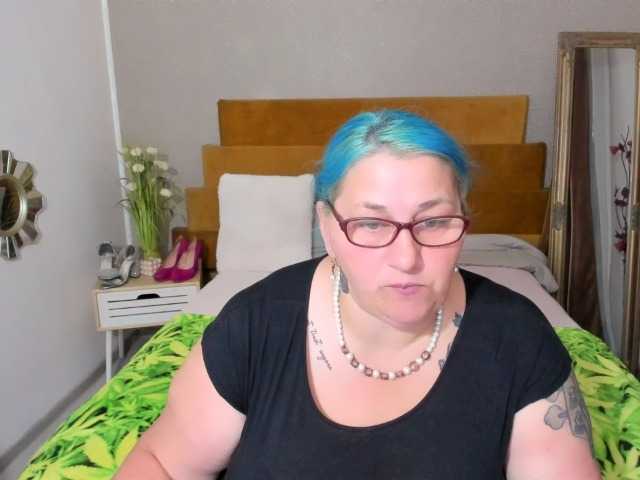 SweetBoobsM live webcam show