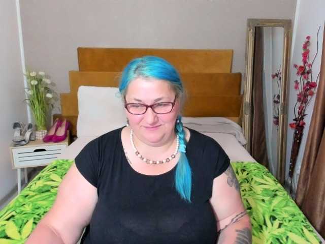 SweetBoobsM live webcam show