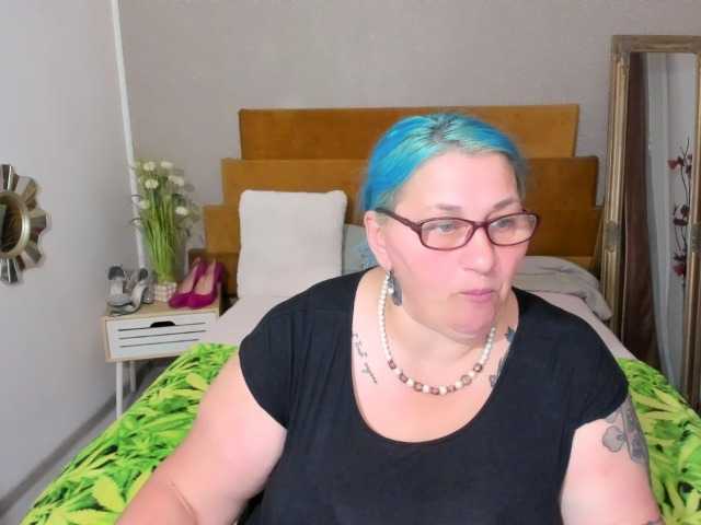 SweetBoobsM live webcam show