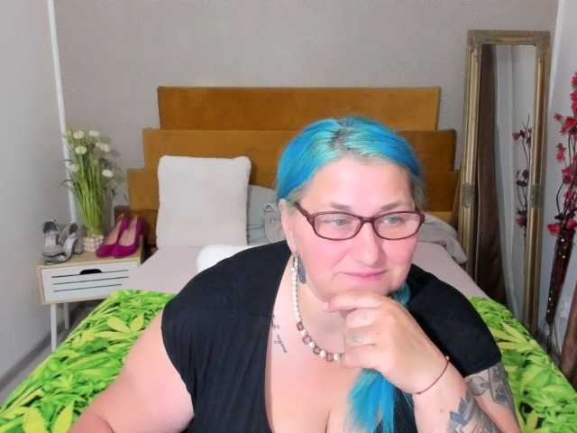 SweetBoobsM live webcam show