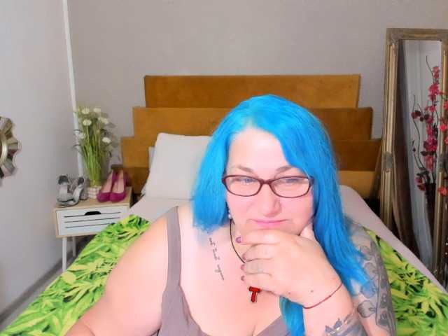 SweetBoobsM live cam