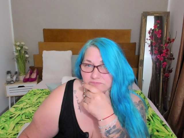 BlondyBigBoobs live webcam show