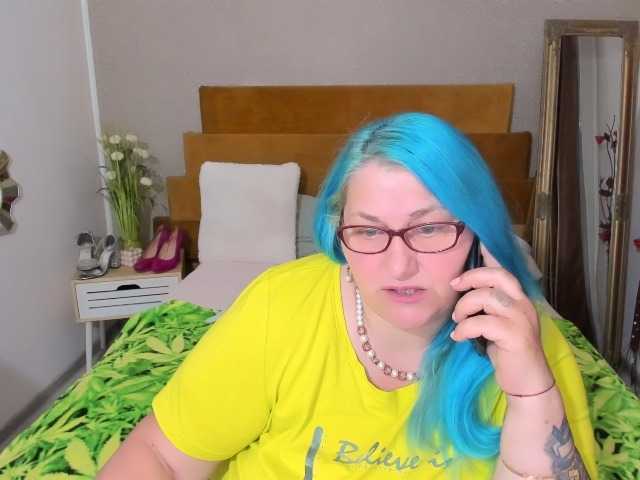 BlondyBigBoobs live webcam show