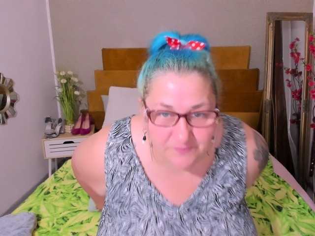 SweetBoobsM live webcam show