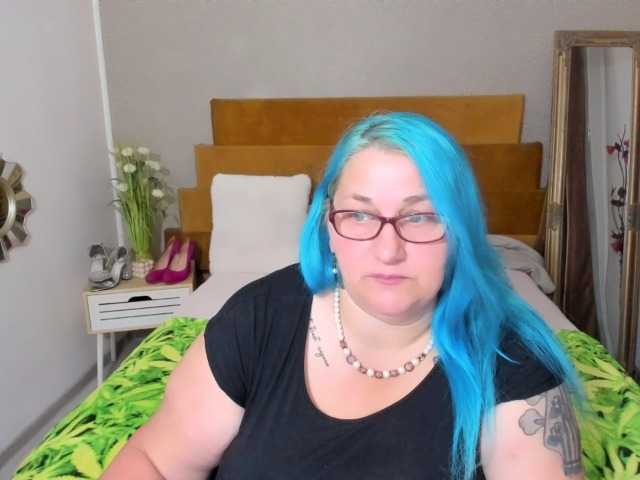 SweetBoobsM live webcam show