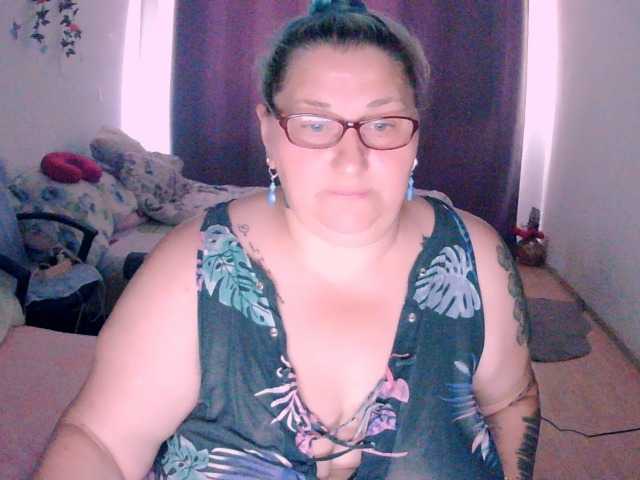 BlondyBigBoobs