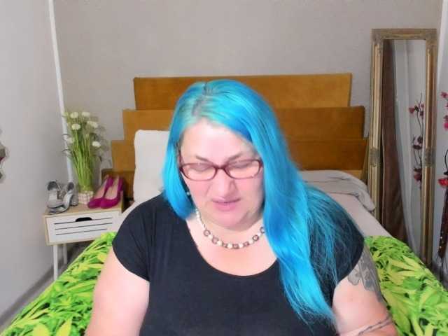 SweetBoobsM live webcam show