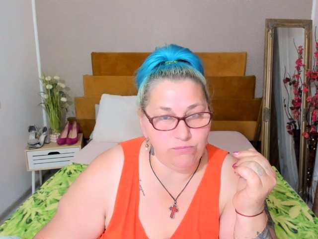 le modèle SweetBoobsM est en webcam porno dans un show sur le site bongacams, il possède les tags suivants: White/Caucasian,Blonde,Shaved