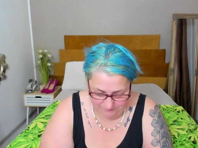 BlondyBigBoobs live webcam show