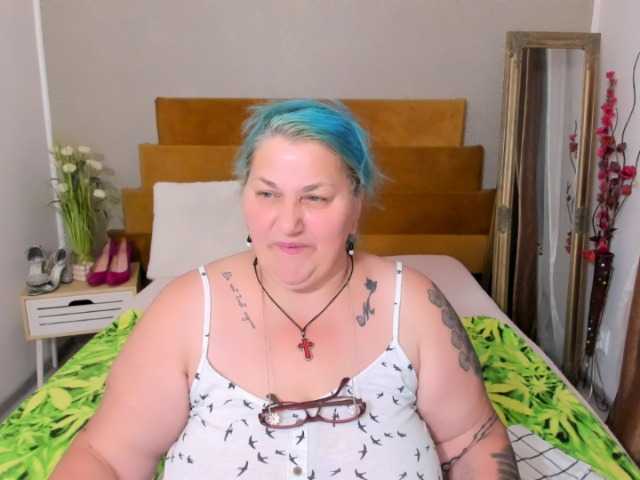 BlondyBigBoobs