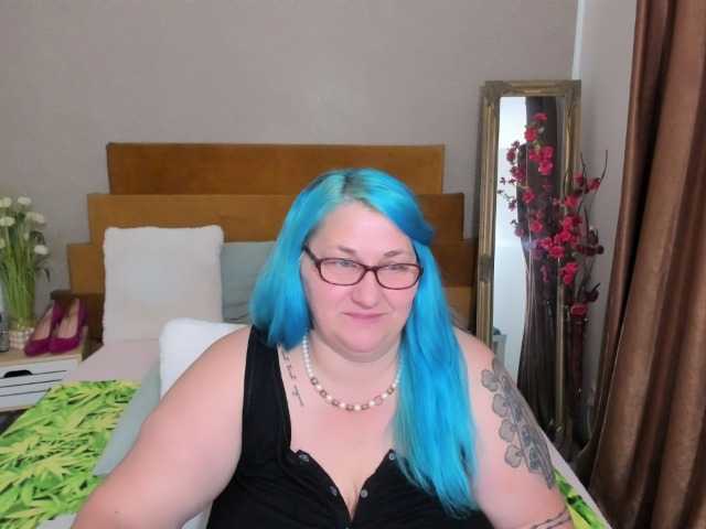 BlondyBigBoobs live webcam show