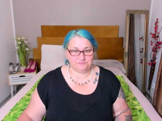 SweetBoobsM live webcam show