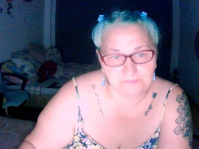 BlondyBigBoobs
