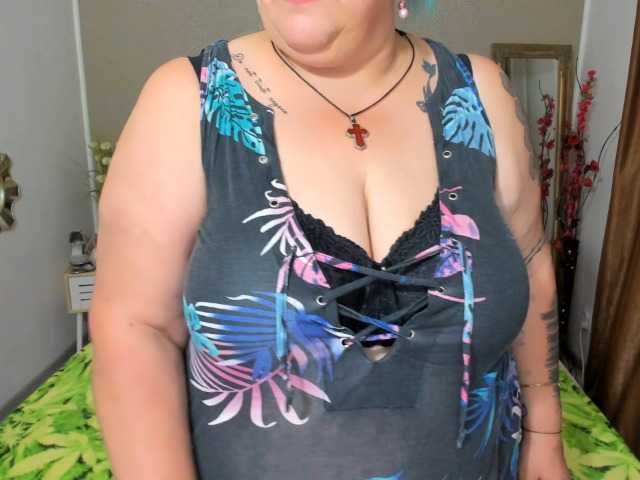 BlondyBigBoobs live cam on BongaCams
