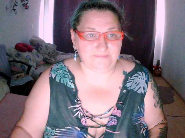 BlondyBigBoobs