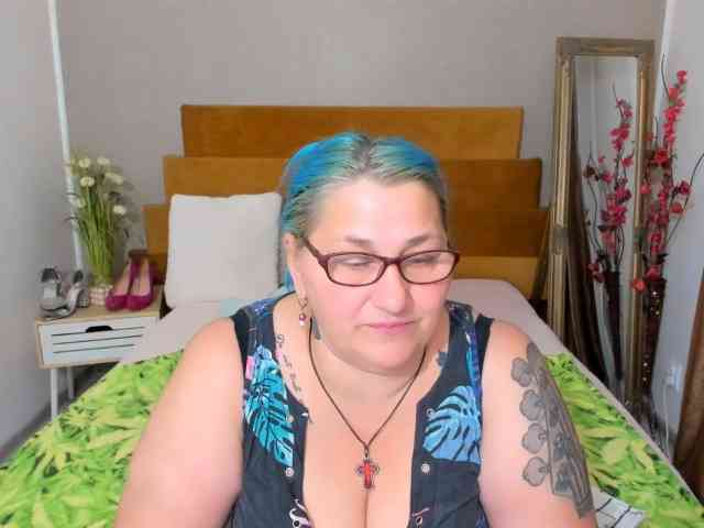 SweetBoobsM webcam