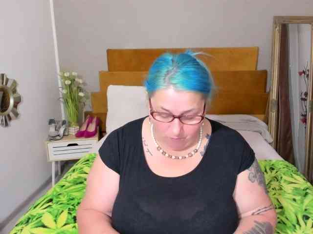 SweetBoobsM webcam