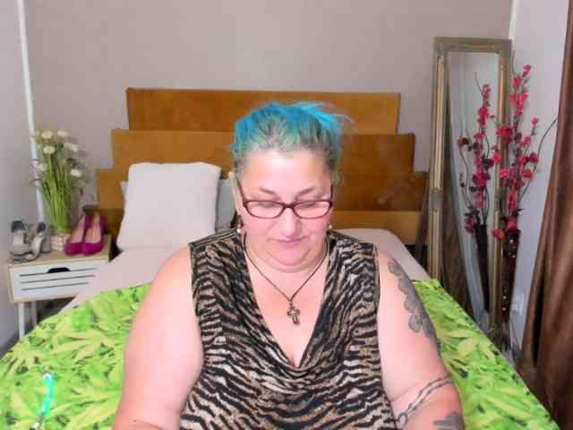 SweetBoobsM webcam